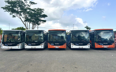 Les 15 nouveaux bus Isuzu sont arrivés