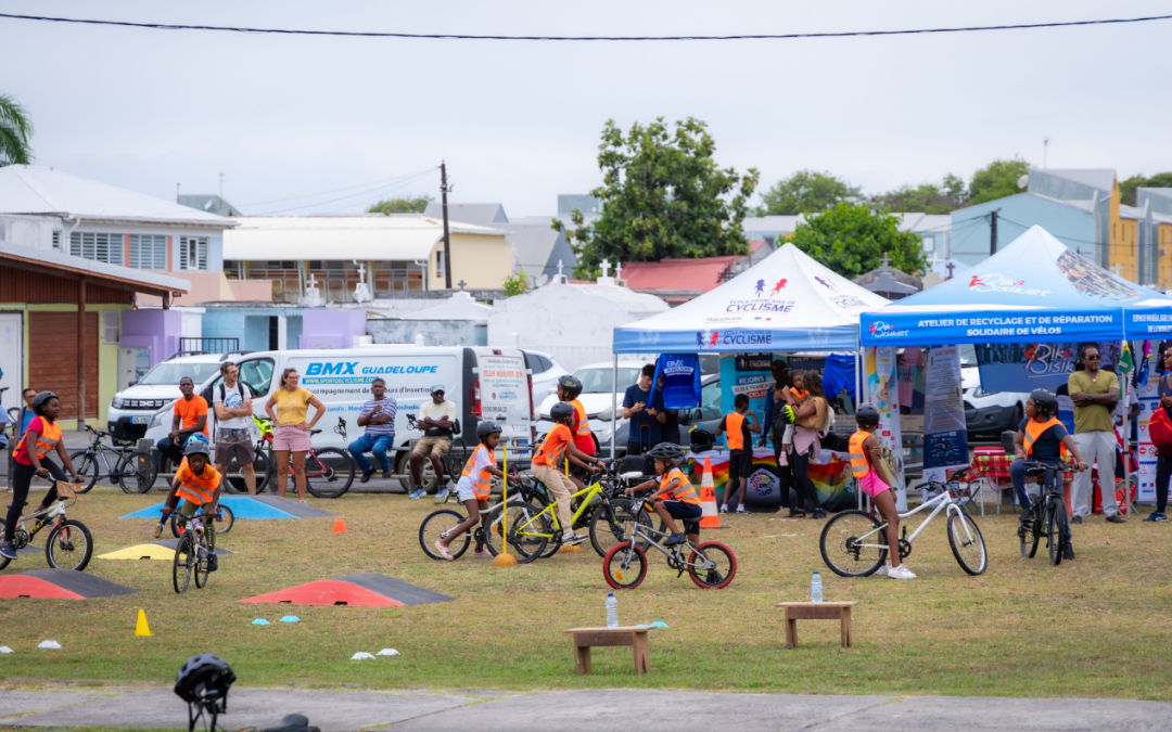 𝗥𝗲𝘁𝗼𝘂𝗿 𝗲𝗻 𝗶𝗺𝗮𝗴𝗲𝘀 𝘀𝘂𝗿 𝗹𝗮 𝘁𝗼𝘂𝘁𝗲 𝗽𝗿𝗲𝗺𝗶𝗲̀𝗿𝗲 𝗡𝗼𝗰𝘁𝘂𝗿𝗻𝗲 𝗮̀ 𝗩𝗲́𝗹𝗼 𝗮̀ 𝗦𝗮𝗶𝗻𝘁-𝗙𝗿𝗮𝗻𝗰̧𝗼𝗶𝘀